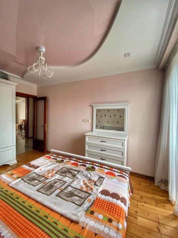 Apartment Dolphin Batumi Exterior photo
