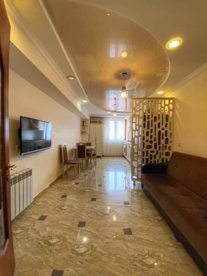 Apartment Dolphin Batumi Exterior photo