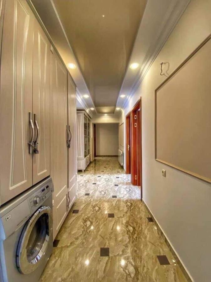 Apartment Dolphin Batumi Exterior photo